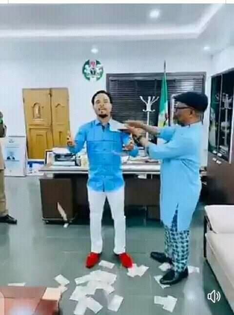 Gov. Ikpeazu Suspends Chief of Staff For Spraying Money On Odumeje