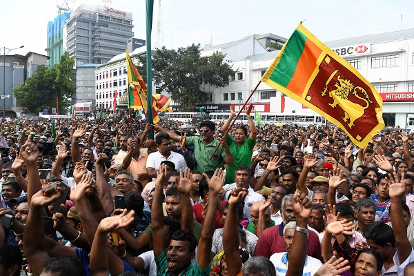 Sri Lanka crowd breaks Rajapaksa grip on power